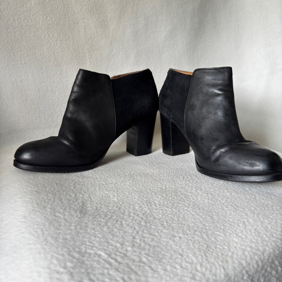 Sperry Size 9 Women's Leather Black Zippered Ankle Boots - Picture 3 of 15